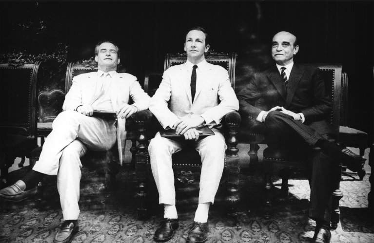 Rauschenberg and officials at the Grand Prize in Painting presentation ceremony,  "XXXII Esposizione Biennale Internazionale d'Arte," Venice, June 19, 1964. Photo: Shunk-Kender © J. Paul Getty Trust